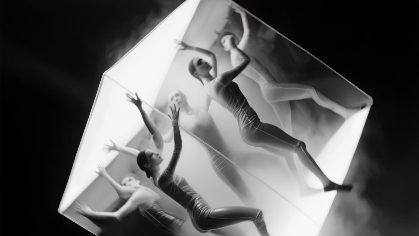 I Devour Me — DAL visual study
